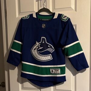 Youth S/M Vancouver Canucks Orca Jersey